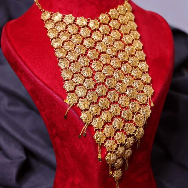 Aljazaeri Gold Necklace and Earrings 18 karat 18/750
